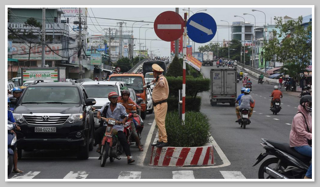 Đường Phan Ngọc Hiển Cà Mau thường tắc nghẽn giao thông vào giờ cao điểm 